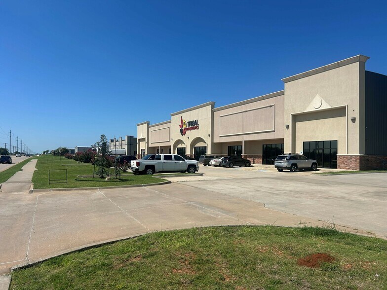 More Photos Of 9217-9301 S Eastern Ave, Oklahoma City Warehouse For Sale