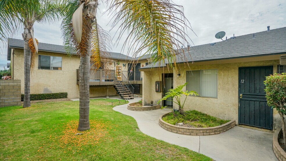More Photos Of 704 S Webster Ave, Anaheim Apartments For Sale