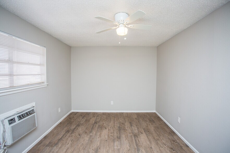 More Photos Of 7410 Quaker Ave, Lubbock Apartments For Sale