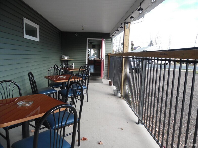 More Photos Of 31 Trimountain Ave, South Range Bar For Sale