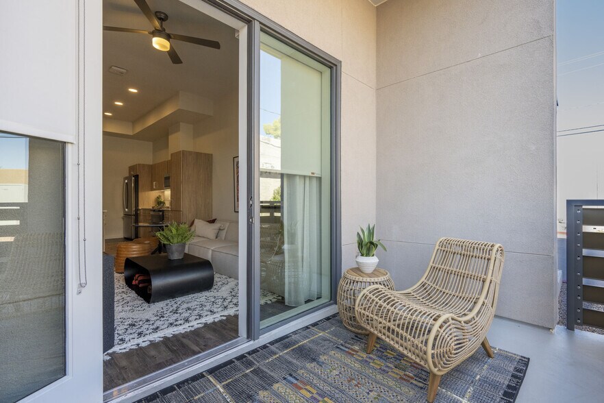More Photos Of 2040-2060 N Scottsdale Rd, Scottsdale Apartments For Lease