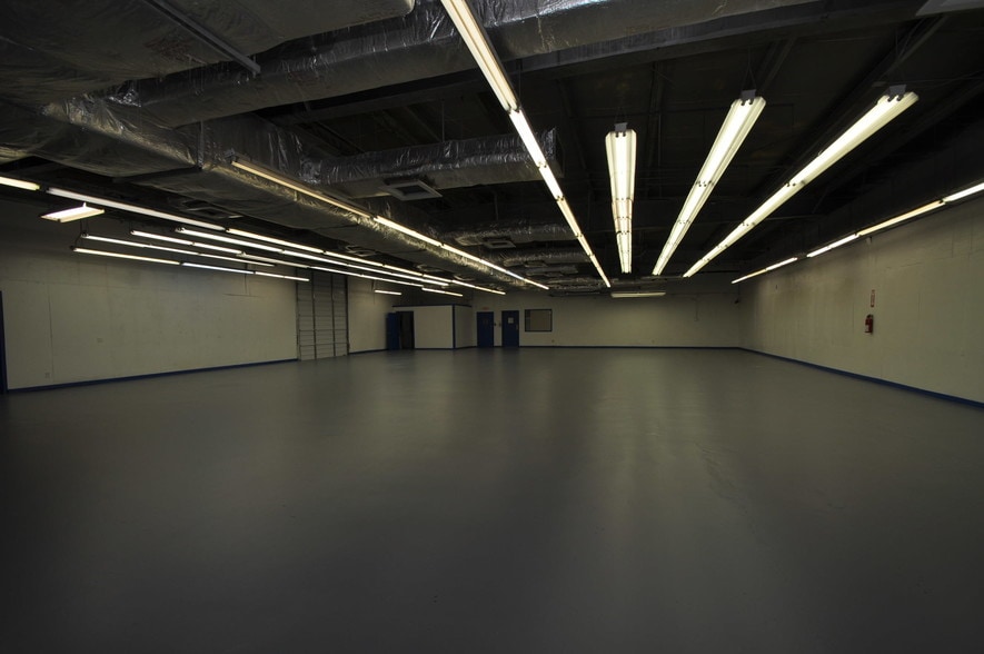 More Photos Of 5829 Beverly Hill St, Houston Warehouse For Lease