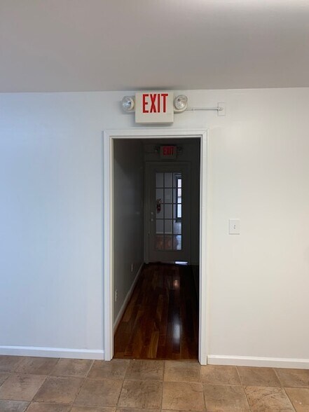 More Photos Of 809 W Professional Pl, Chesapeake Light Manufacturing For Lease