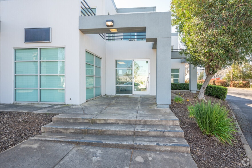 More Photos Of 3050 Fite Cir, Sacramento Unknown For Lease