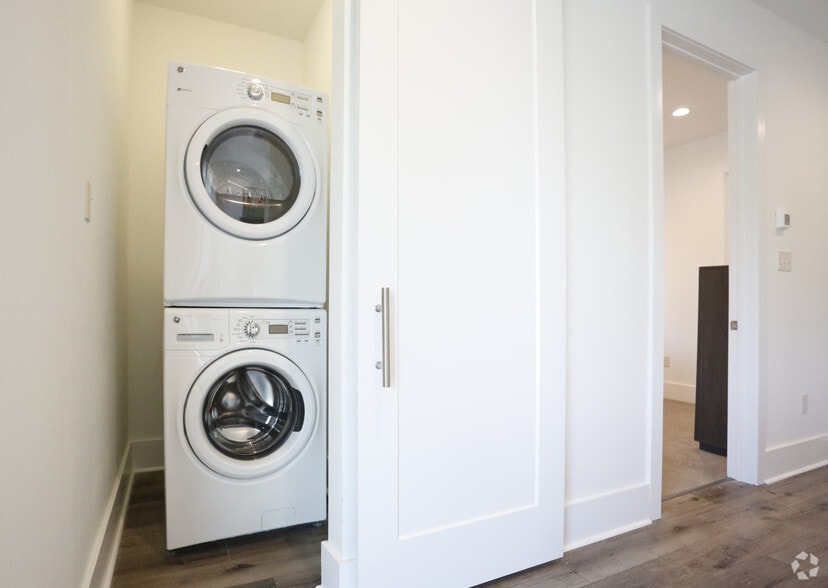 More Photos Of 141 Napoleon St, Baton Rouge Multifamily For Sale