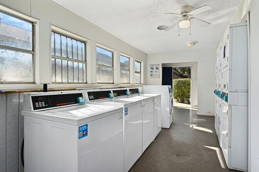 More Photos Of 1101 Rutland Dr, Austin Apartments For Sale