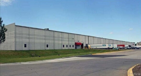 More Photos Of 415 Axminister Dr, Fenton Warehouse For Lease