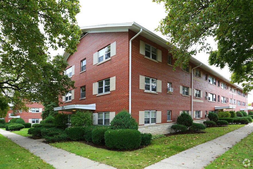 More Photos Of 501-551 W Euclid Ave, Arlington Heights Apartments For Sale