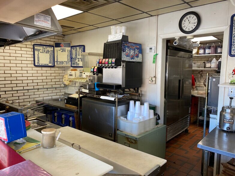 More Photos Of 3825 147th St, Midlothian Restaurant For Sale