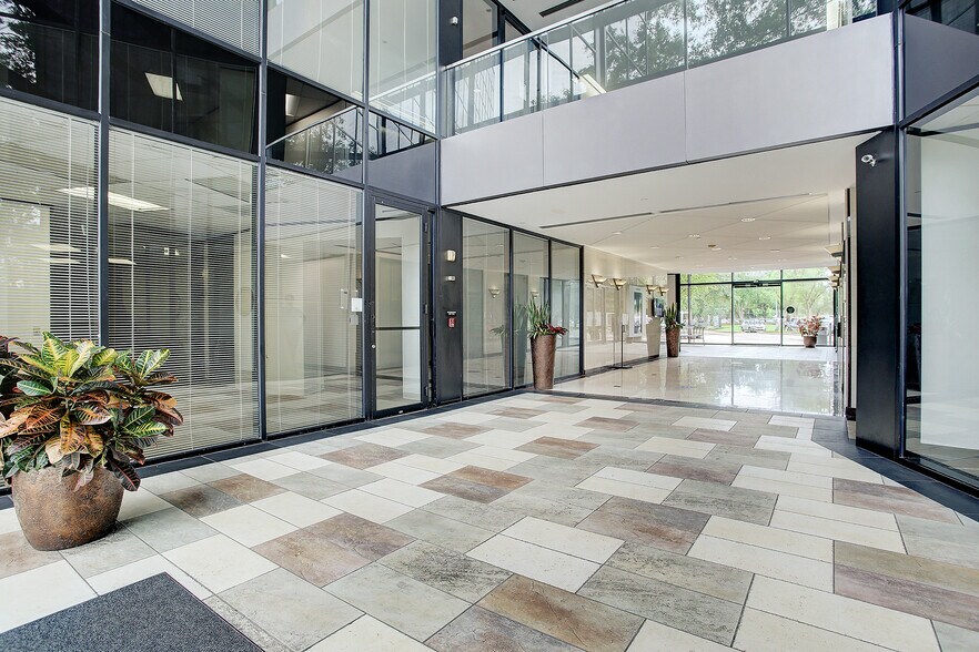 More Photos Of 3200 Wilcrest Dr, Houston Office For Sale