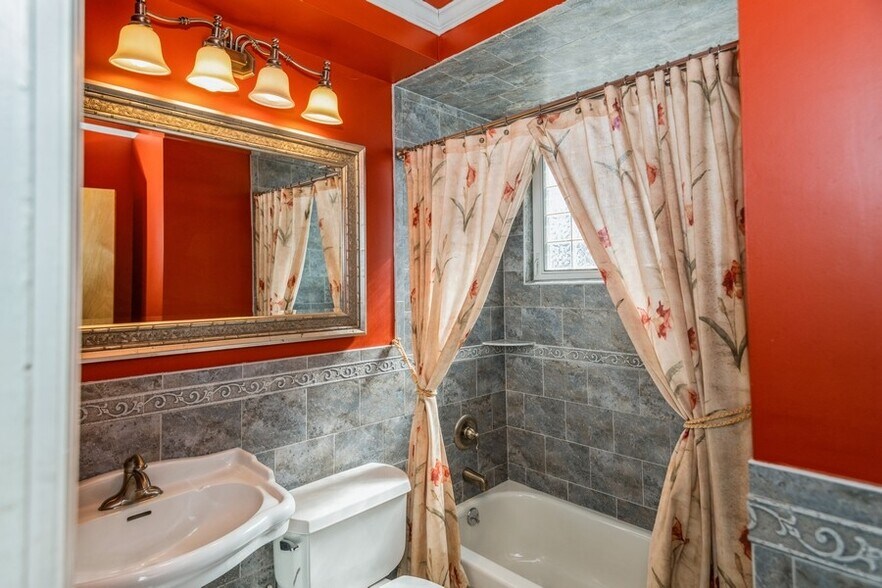 More Photos Of 301 Central Ave, Bethpage Office Residential For Sale