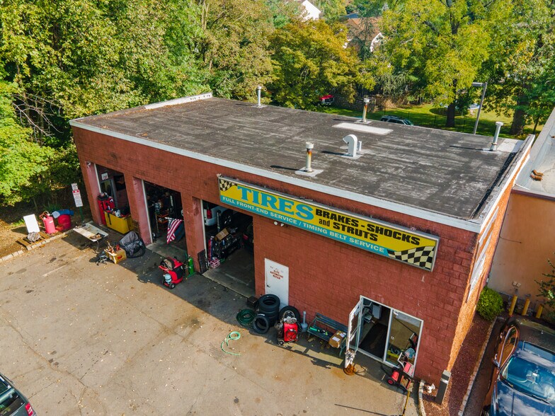 Primary Photo Of 2252 Paterson-Hamburg Tpke, Wayne Freestanding For Lease