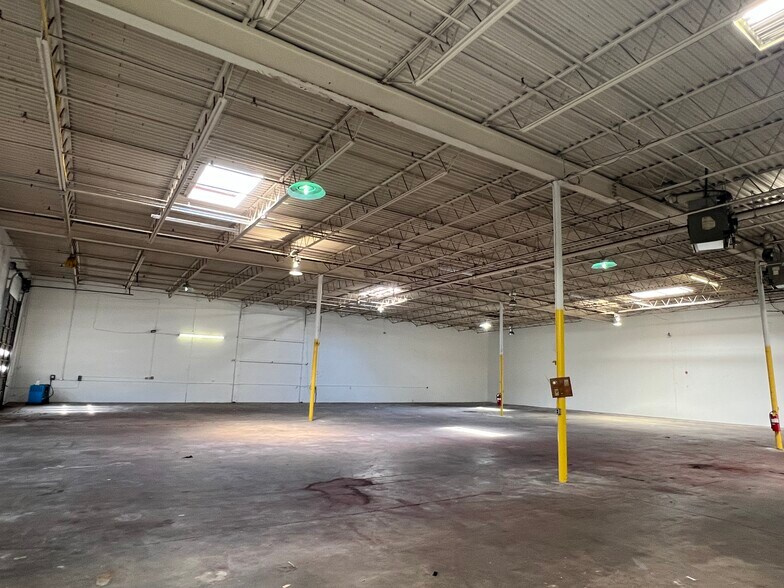 More Photos Of 2679 Peachtree Sq, Doraville Warehouse For Sale