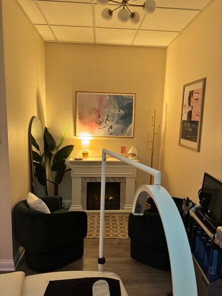 More Photos Of 1003-1005 Washington St, Grafton Storefront Retail Office For Lease