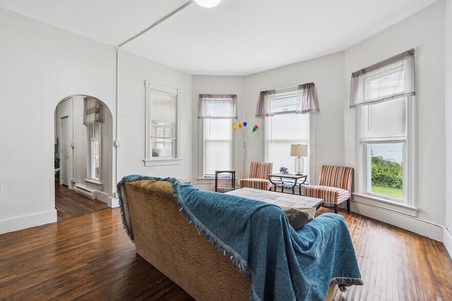 More Photos Of 1132 Main St, Grinnell Multifamily For Sale