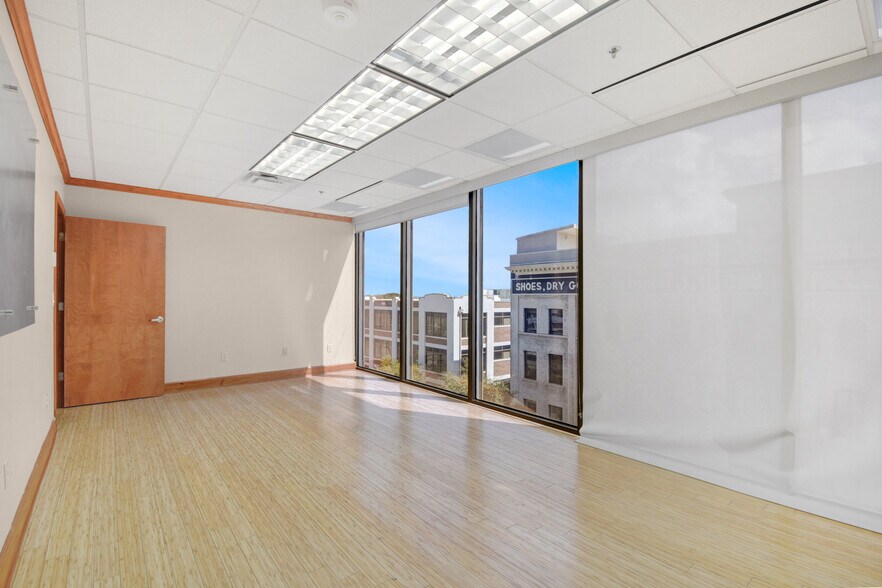 More Photos Of 233 E Bay St, Jacksonville Office For Sale