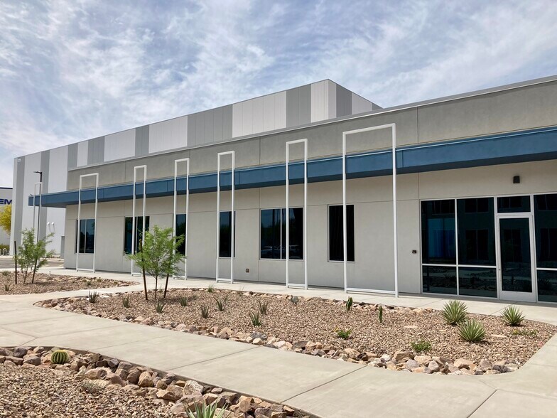 More Photos Of 5649 S Avery Cir, Mesa Airplane Hangar For Sale