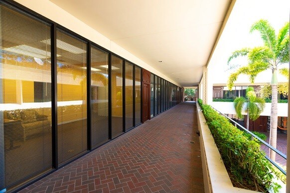 More Photos Of 2055 Wood St, Sarasota Office For Lease