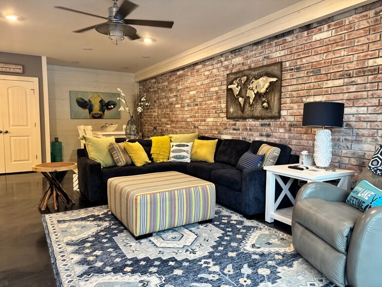 More Photos Of 7910 Edgemont Rd, Greers Ferry Apartments For Sale