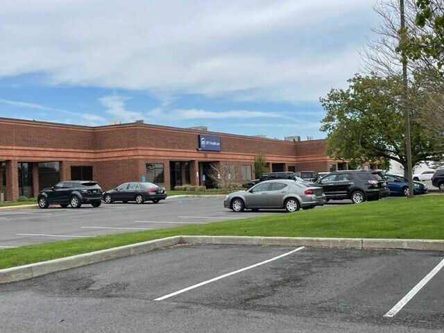 More Photos Of 211 Lake Dr, Newark Flex For Sale