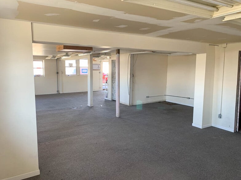 More Photos Of 20180 Highway 28, Dixon Office For Lease