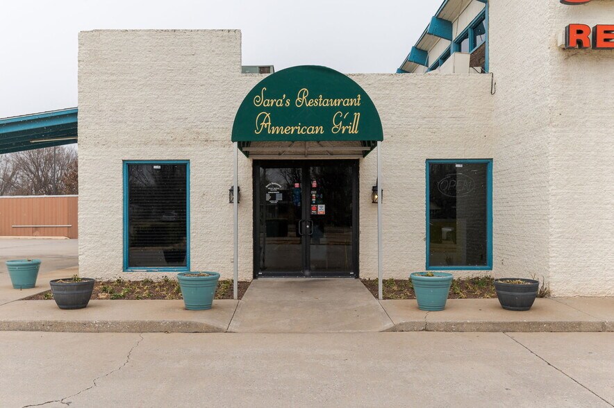 More Photos Of 3731 SE 15th St, Del City General Retail For Sale