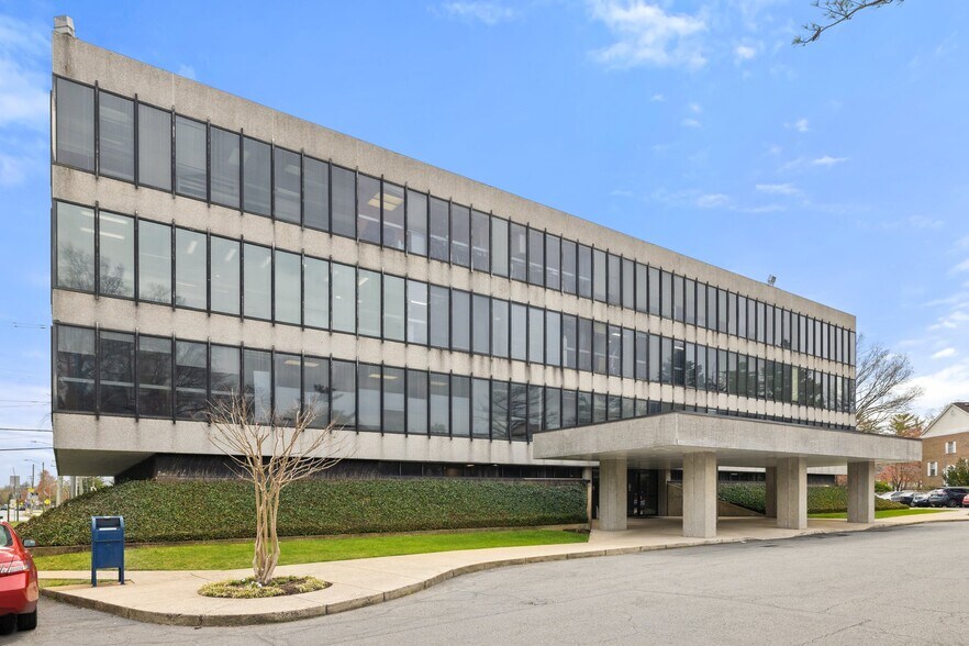 More Photos Of 2616 Sherwood Hall Ln, Alexandria Medical For Sale