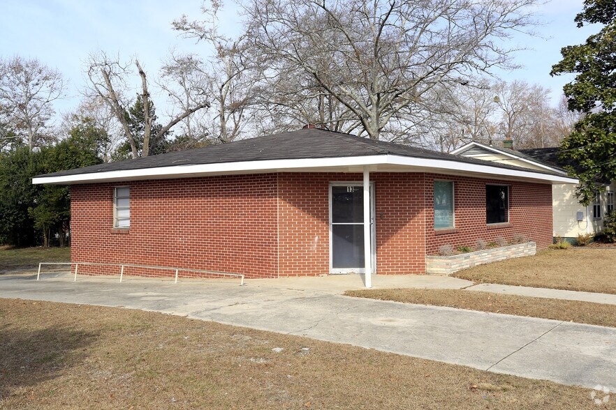 More Photos Of 13 N College St, Statesboro Office For Sale