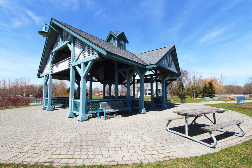 More Photos Of 250 Water St, Whitby Office Residential For Lease