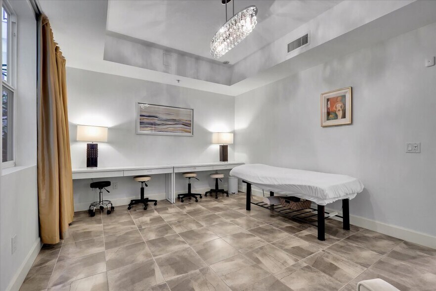 More Photos Of 300 E 4th St, Long Beach Apartments For Sale