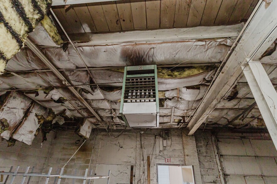 More Photos Of 470 N Seneca St, Wichita Warehouse For Sale