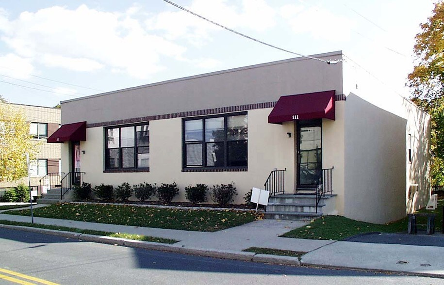 More Photos Of 111 Calvert St, Harrison Office For Lease