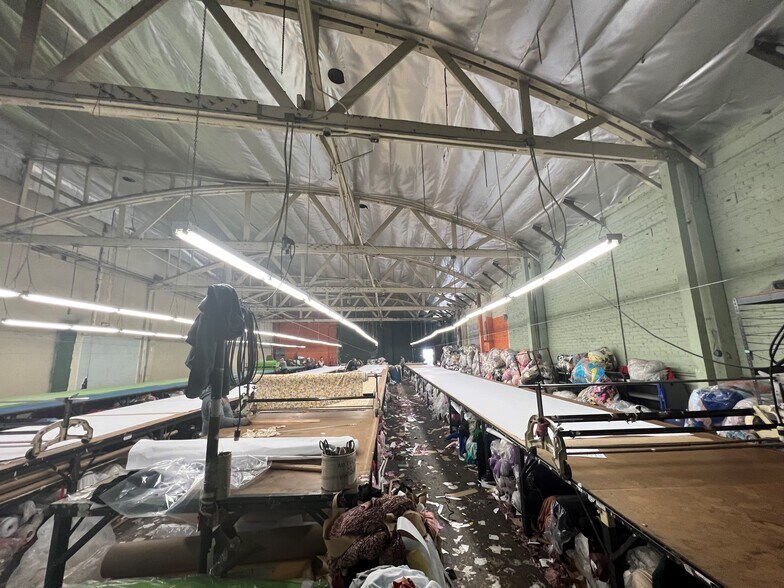 More Photos Of 1505-1515 S Santa Fe Ave, Los Angeles Warehouse For Lease
