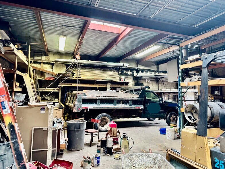 More Photos Of 9115 188th St, Hollis Flex For Sale