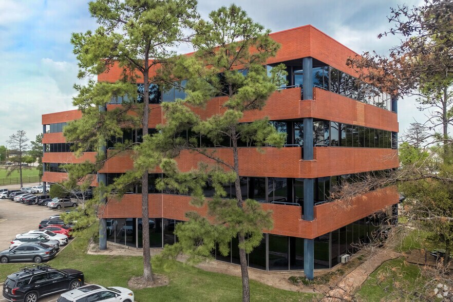 More Photos Of 14505 Torrey Chase Blvd, Houston Office For Lease