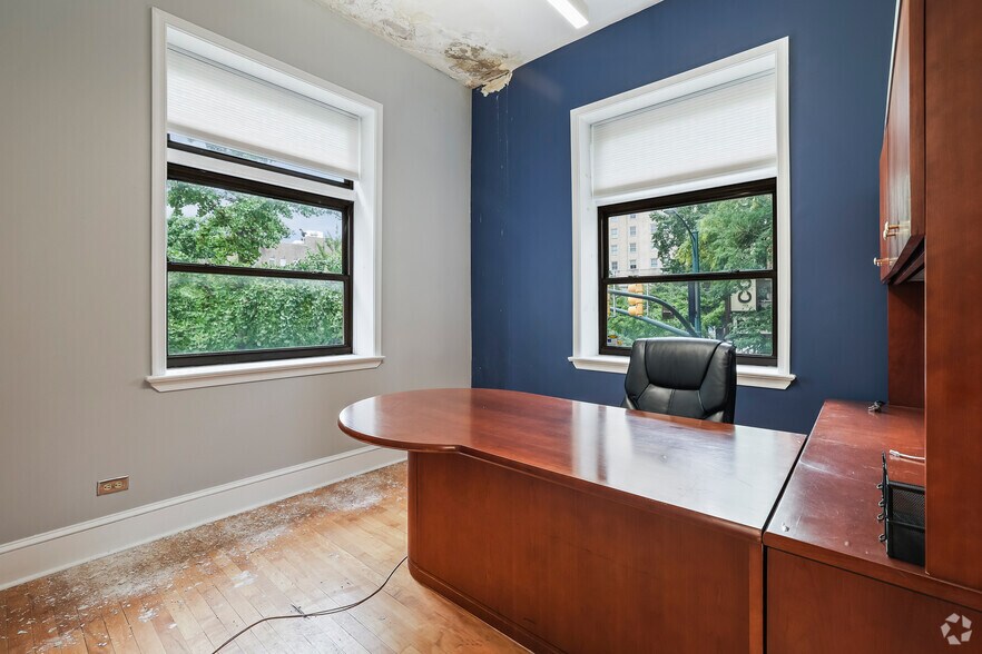 More Photos Of 424 E Grace St, Richmond Bank For Lease