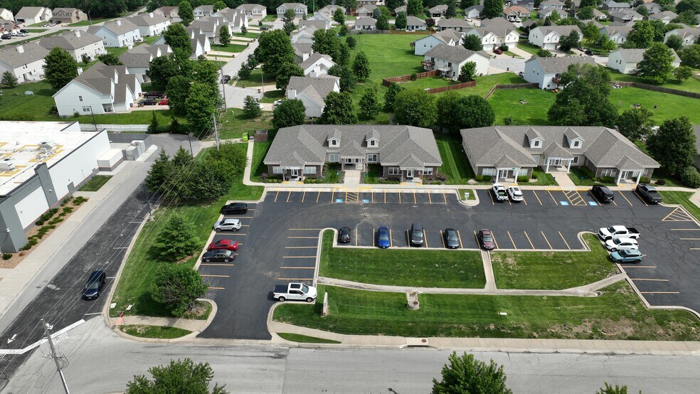 More Photos Of 1118 Remington Plaza, Raymore Office For Sale