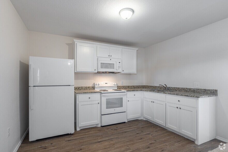 More Photos Of 1712 E 3rd St, Big Spring Apartments For Sale