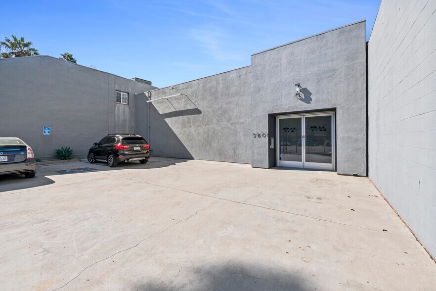 More Photos Of 5801 Washington Blvd, Culver City Office For Lease