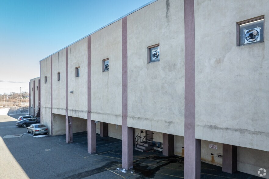 More Photos Of 480 Main Ave, Wallington Warehouse For Lease