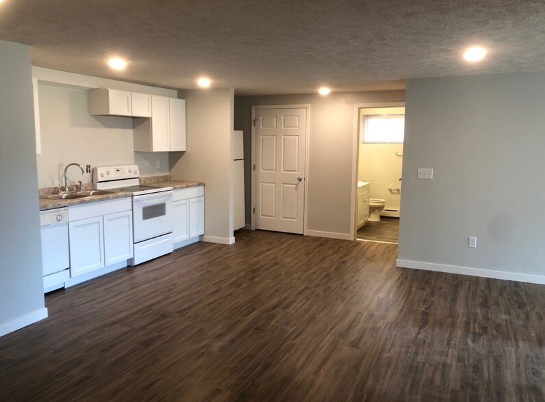 More Photos Of 221 Robinhood Ln, Bloomington Multifamily For Sale