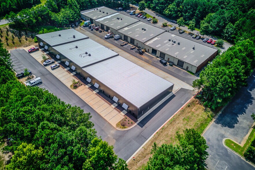 More Photos Of 5915 Steeplechase Blvd, Cumming Warehouse For Lease