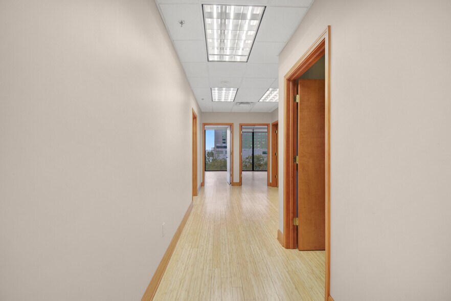 More Photos Of 233 E Bay St, Jacksonville Office For Sale