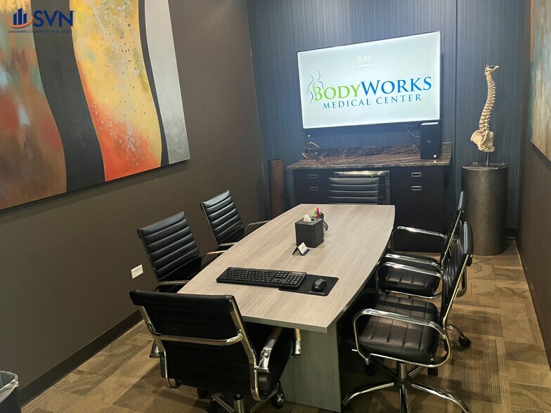 More Photos Of 917-923 S Randall Rd, St Charles General Retail For Lease