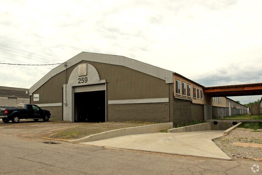 More Photos Of 259 America Pl, Jeffersonville Warehouse For Lease