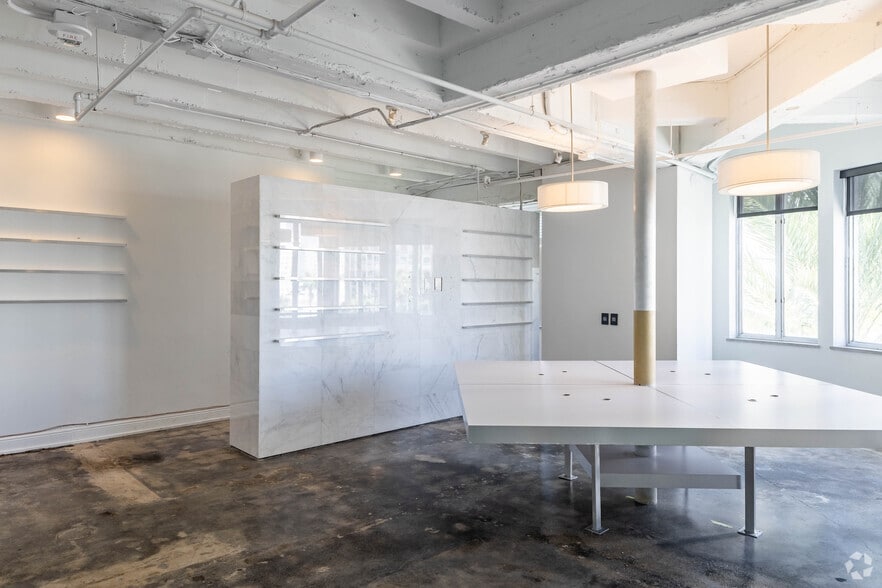 More Photos Of 420 Lincoln Rd, Miami Beach Loft Creative Space For Lease