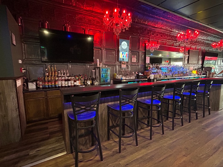 More Photos Of 1117 Ludington St, Escanaba Storefront Retail Residential For Sale