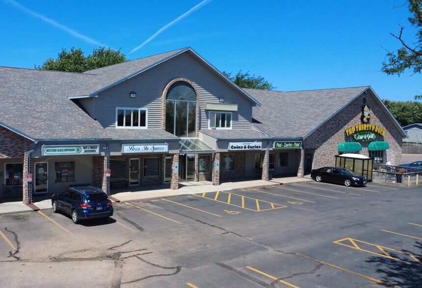 More Photos Of 945 S Marion Rd, Sioux Falls Storefront For Lease