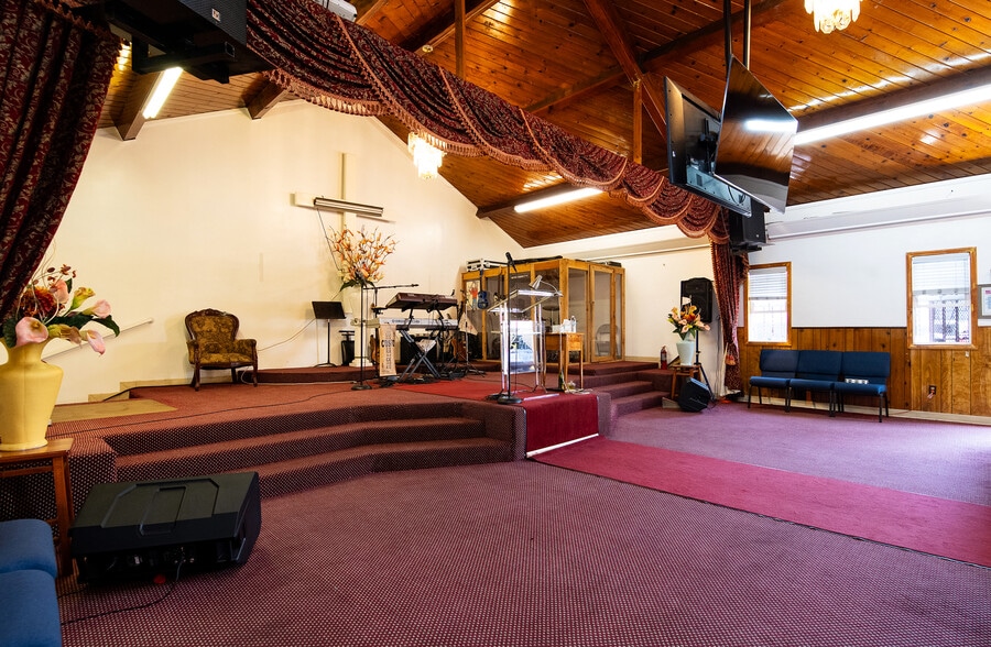 More Photos Of 147 E Rosecrans Ave, Compton Religious Facility For Sale