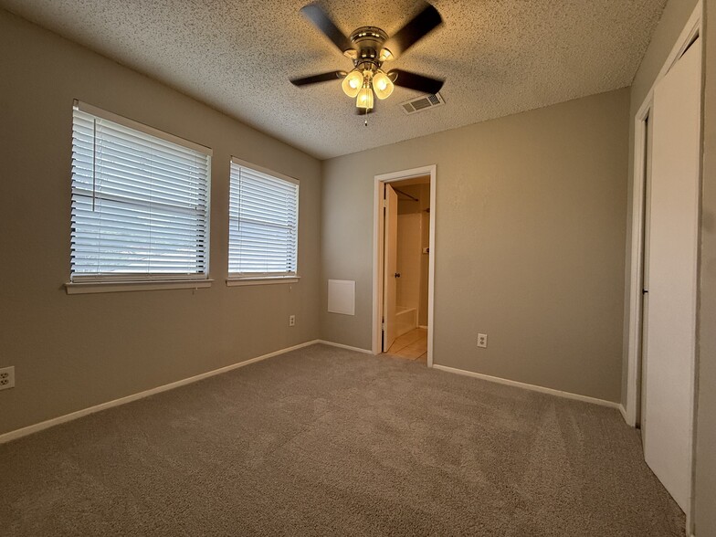 More Photos Of 12307 Deer Falls Dr, Austin Apartments For Sale